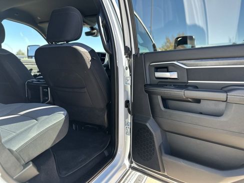 Used 2024 RAM 2500 Big Horn w/ Off Road Package image 10