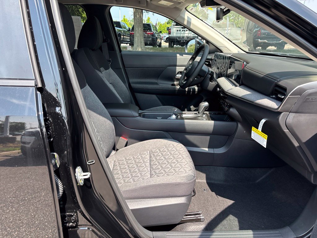 New 2026 Nissan Kicks SV w/ Interior Electronics Package FWD image 18