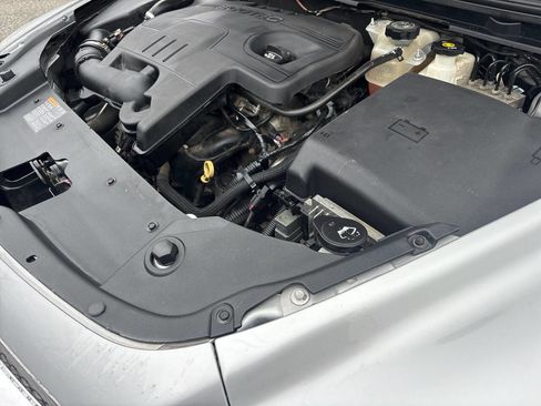 Used 2011 Chevrolet Malibu LT image 38