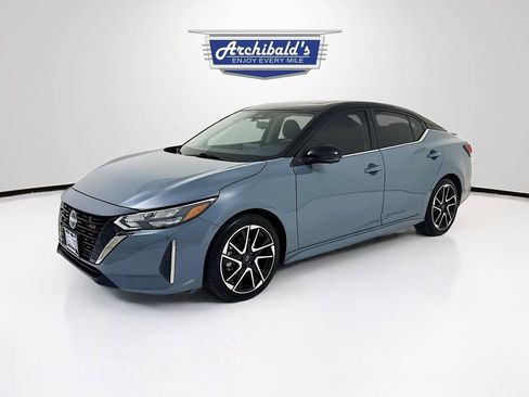 Used 2024 Nissan Sentra SR w/ SR Premium Package FWD image 3