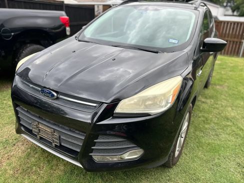 Used 2014 Ford Escape SE w/ Equipment Group 201A FWD image 2