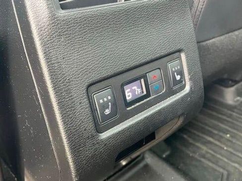 Used 2022 Mitsubishi Outlander SEL image 12