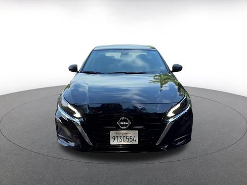Used 2025 Nissan Altima 2.5 SV FWD image 3