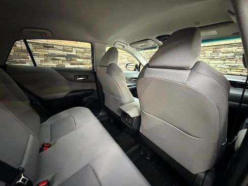 Used 2023 Toyota Venza LE AWD/4WD image 29