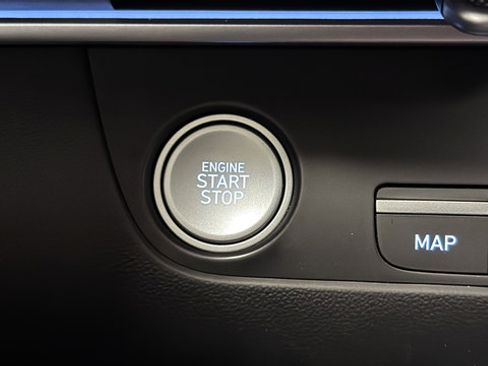 Used 2024 Hyundai Elantra SEL FWD image 22