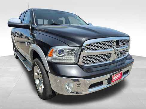 Used 2017 RAM 1500 Laramie w/ Convenience Group image 7