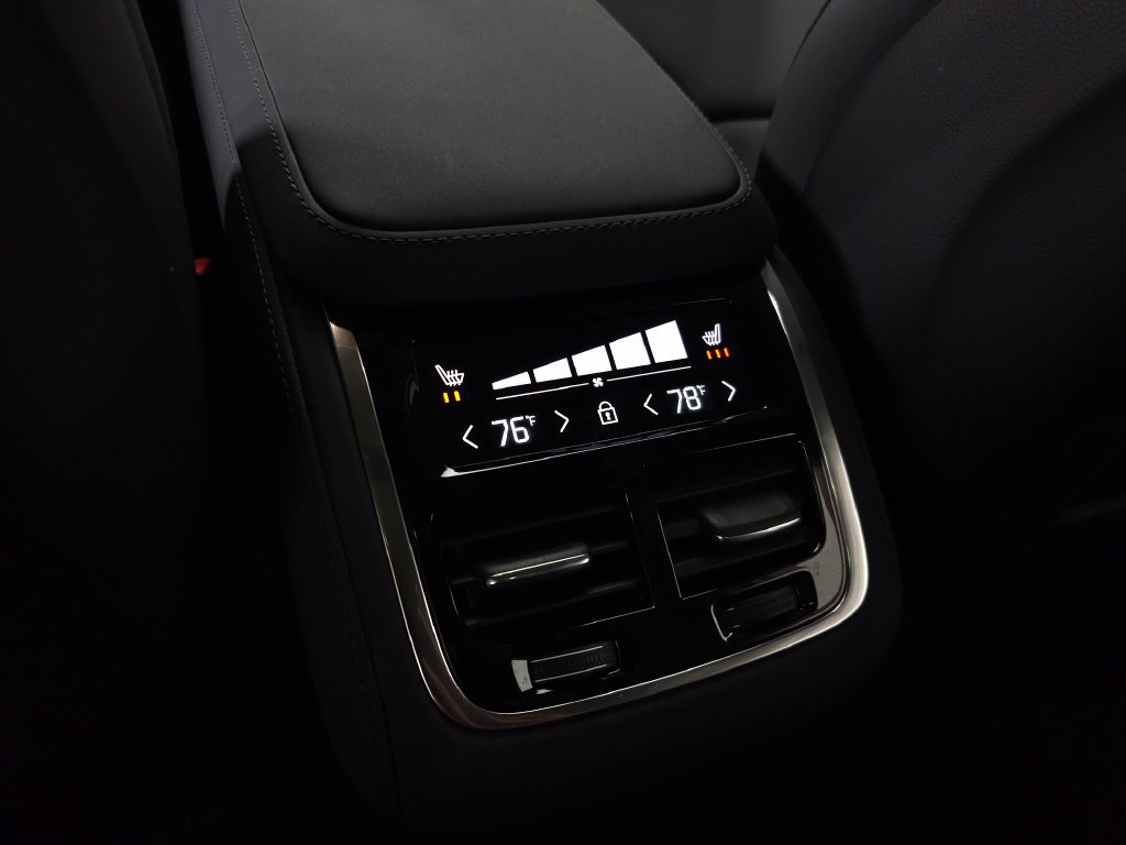 Certified 2025 Volvo XC90 B5 Core AWD/4WD image 34