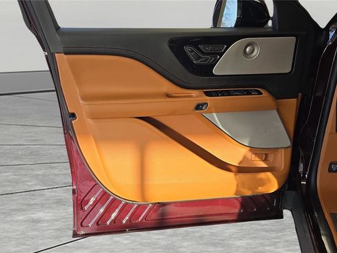 Used 2023 Lincoln Aviator Black Label Grand Touring image 27