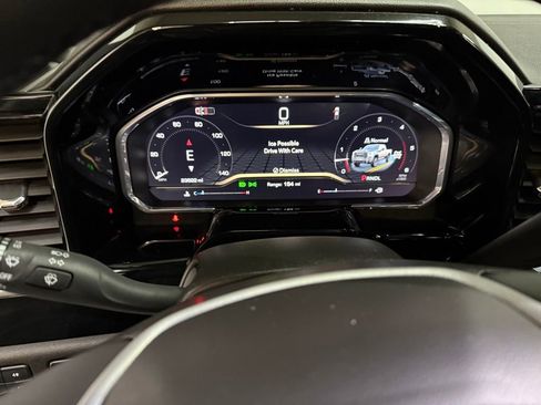 Used 2025 GMC Sierra 2500 SLT image 28