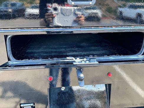 Used 2017 RAM 2500 Laramie AWD/4WD image 11