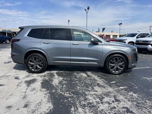 Used 2020 Cadillac XT6 Premium Luxury w/ Platinum Package AWD/4WD image 2