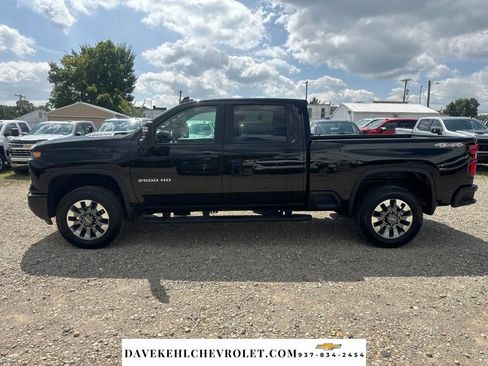 Used 2024 Chevrolet Silverado 2500 Custom w/ Custom Value Package AWD/4WD image 2