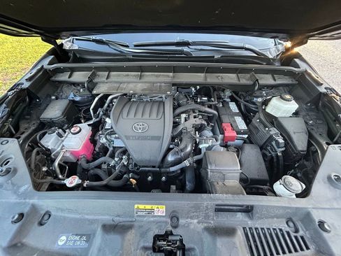Used 2023 Toyota Highlander Limited image 11