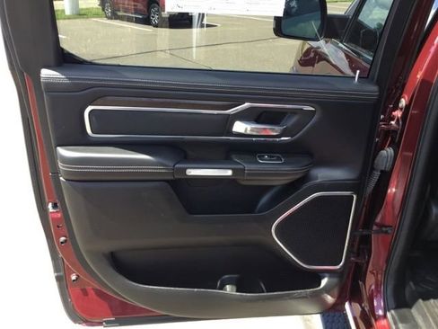 Used 2022 RAM 1500 Laramie AWD/4WD image 16