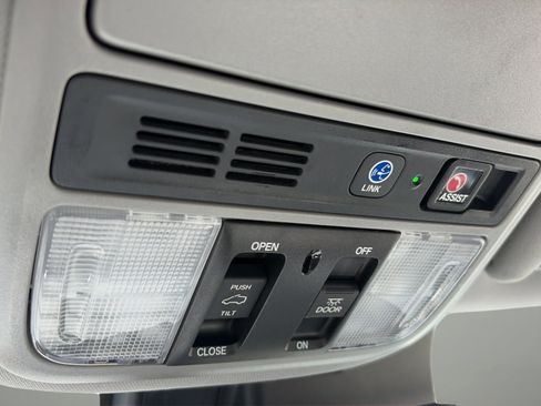 Used 2020 Honda Pilot Touring image 24