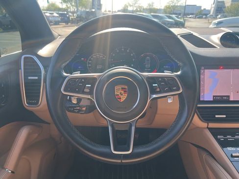 Used 2021 Porsche Cayenne AWD/4WD image 31