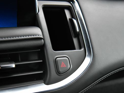 Used 2024 Chevrolet Tahoe LT AWD/4WD image 24