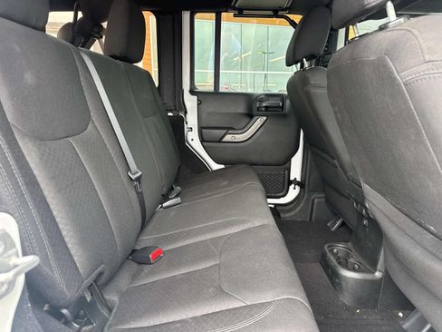 Used 2018 Jeep Wrangler Unlimited Sport S AWD/4WD image 8