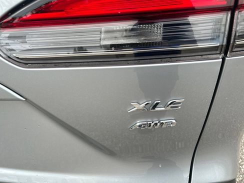 Used 2026 Toyota Corolla Cross XLE AWD/4WD image 9