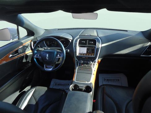 Used 2019 Lincoln Nautilus Reserve image 12
