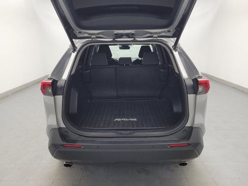 Used 2019 Toyota RAV4 XLE w/ Convenience Package FWD image 29