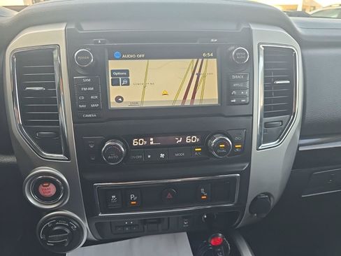 Used 2017 Nissan Titan SV AWD/4WD image 6