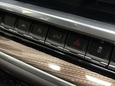 Used 2023 Chevrolet Silverado 1500 RST image 25