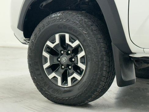 Used 2022 Toyota Tacoma TRD Off-Road image 40