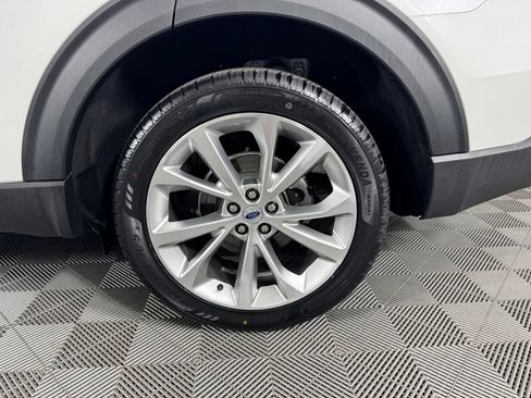 Used 2023 Ford Explorer Platinum w/ Class IV Trailer Tow Package AWD/4WD image 30