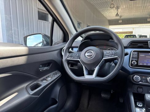 Used 2025 Nissan Versa SV FWD image 32