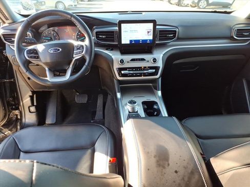 Used 2023 Ford Explorer XLT w/ Equipment Group 202A image 13