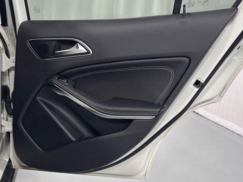 Used 2015 Mercedes-Benz GLA 250 4MATIC image 27