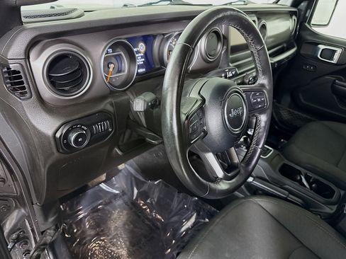 Used 2021 Jeep Wrangler Unlimited Sport image 23