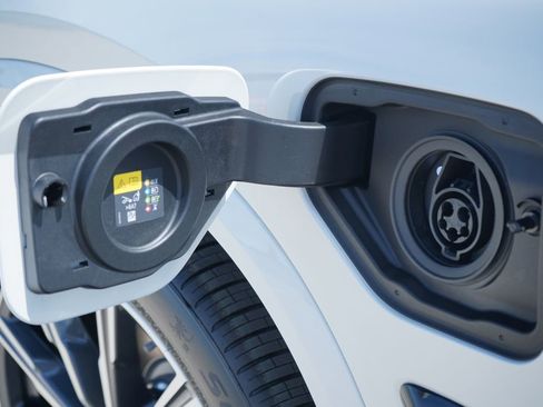 New 2026 BMW X5 xDrive50e w/ M Sport Package image 8