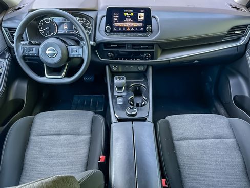 Used 2023 Nissan Rogue SV image 40