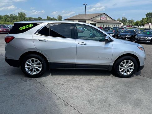 Used 2020 Chevrolet Equinox LT w/ Driver Convenience Package FWD image 4