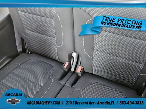 Used 2023 GMC Acadia SLE w/ Driver Convenience Package FWD image 7