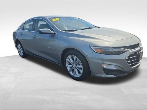 Used 2025 Chevrolet Malibu LT FWD image 8