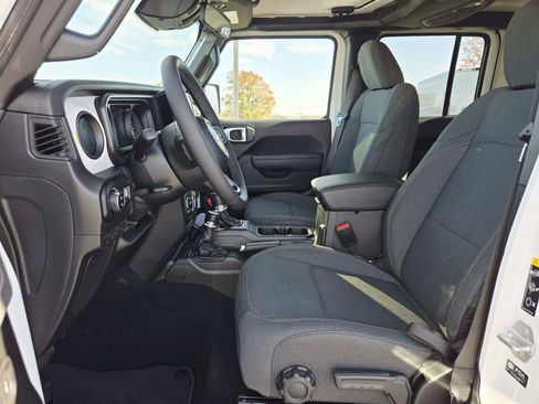 New 2026 Jeep Gladiator Sport AWD/4WD image 12