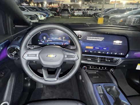 New 2026 Chevrolet Equinox EV LT image 16