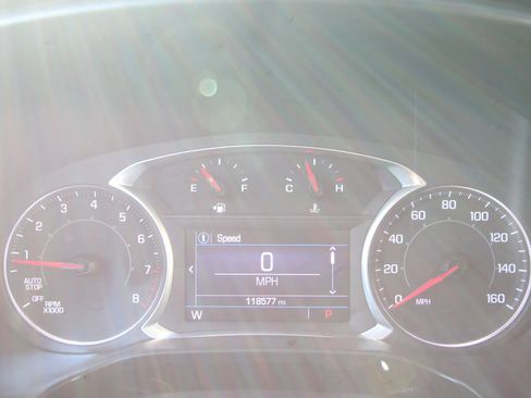 Used 2021 GMC Acadia SLE FWD image 16