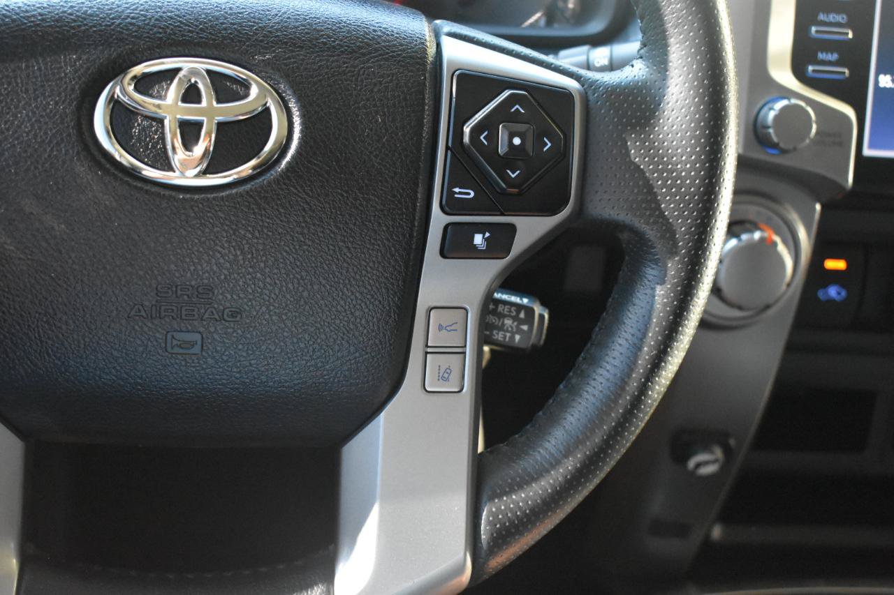 Used 2020 Toyota 4Runner SR5 AWD/4WD image 30