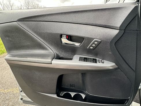 Used 2015 Toyota Venza XLE image 13