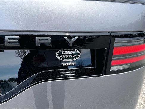 Used 2023 Land Rover Discovery S R-Dynamic image 33