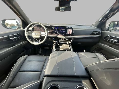Used 2025 Chevrolet Tahoe Premier AWD/4WD image 19