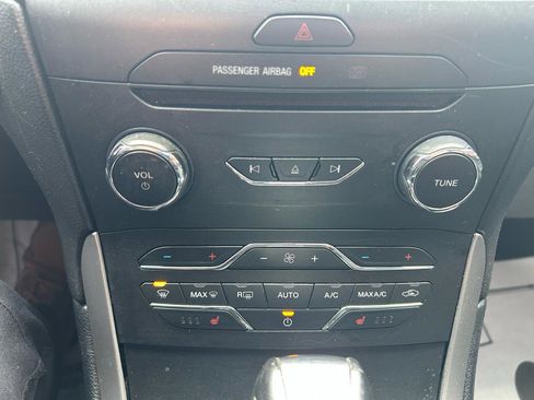 Used 2016 Ford Edge SEL w/ Equipment Group 201A AWD/4WD image 26