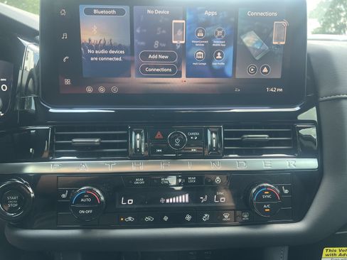 New 2026 Nissan Pathfinder SL w/ SL Premium Package FWD image 4