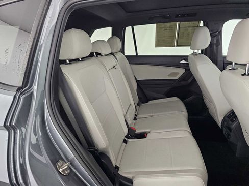 Used 2021 Volkswagen Tiguan SE R-Line image 12