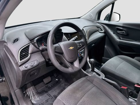 Used 2019 Chevrolet Trax LS AWD/4WD image 10