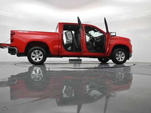 Used 2025 Chevrolet Silverado 1500 LT AWD/4WD image 57